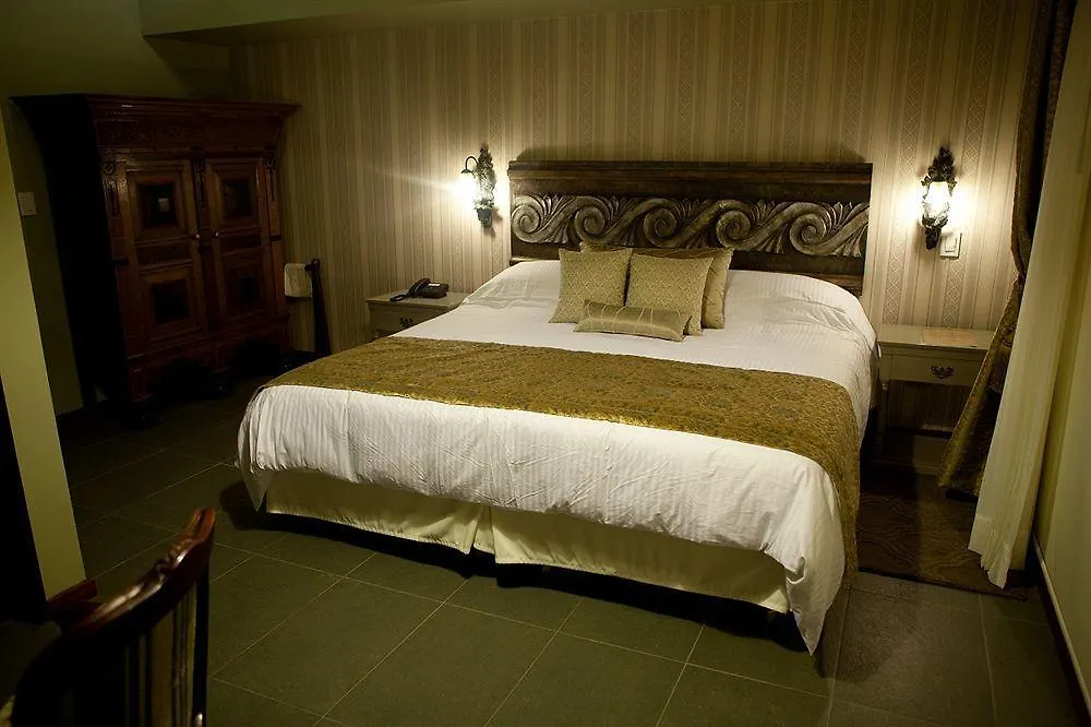 Hacienda Uzhupud Hotel Cuenca