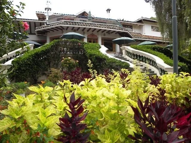 Hacienda Uzhupud Hotel Cuenca