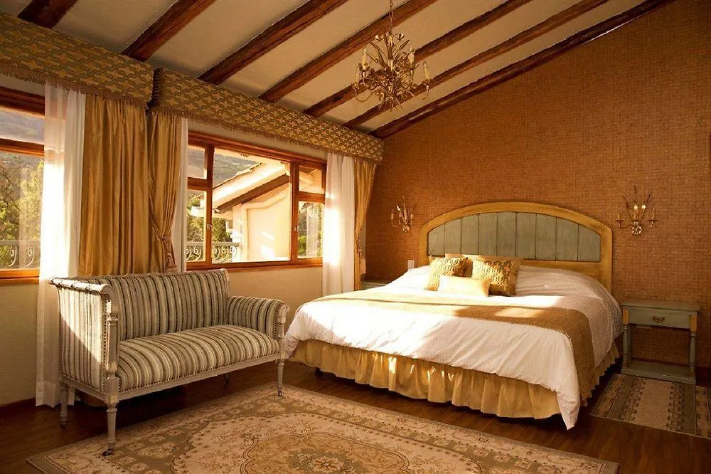 Hacienda Uzhupud Hotel Cuenca
